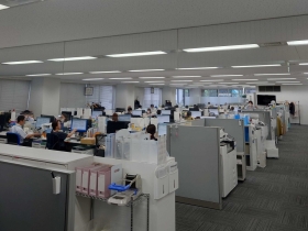 執務室内