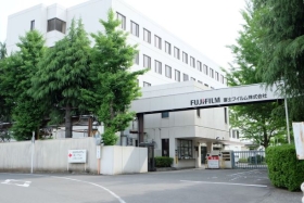 【正門】