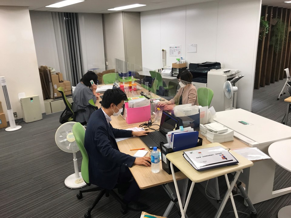 五反田オフィスの様子。周囲に質問もしやすい雰囲気です。