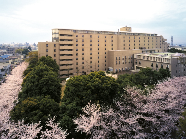 自然に囲まれた中で、約3,000坪の広々とした施設です。