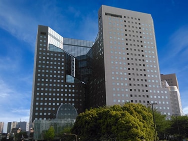 川崎本社外観