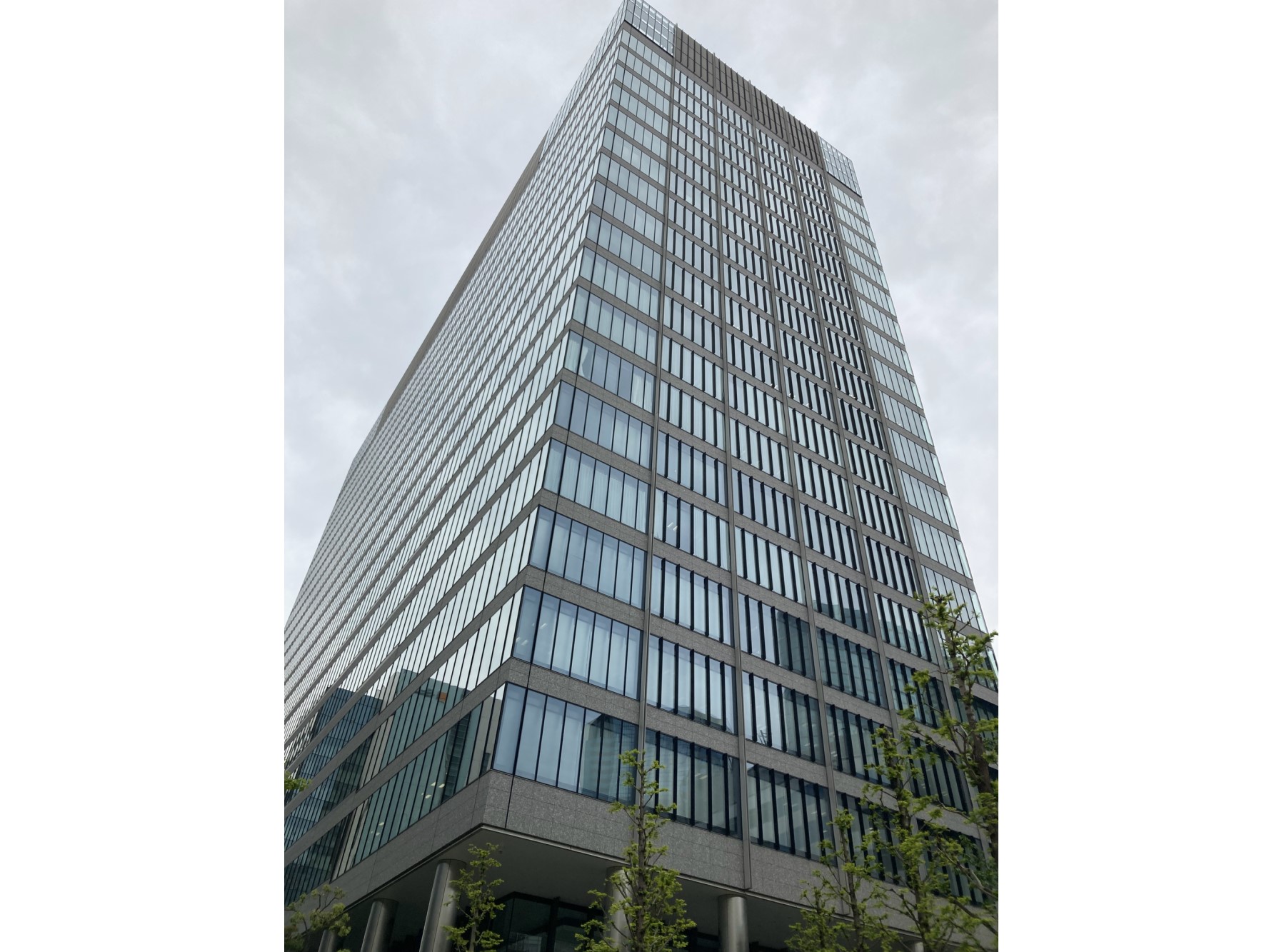 【本社】品川駅から徒歩5分。ビルには豊通グループが多く入居しています。